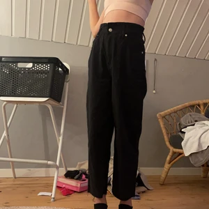 Byxor från hm. - Aldrig använda bara testat, pga att dom var försmå.💓💓