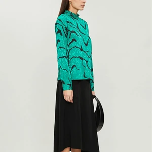 Blus GESTUZ strl S/36 - Blus Gestuz strl 36. Finns små små tråddragningar, se detaljbilder. Hänger tyvärr bara i garderoben. OBS! Min är orange.