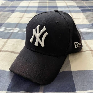 New York yankees - En gammal keps som inte används. Lika bra att någon annan använder den