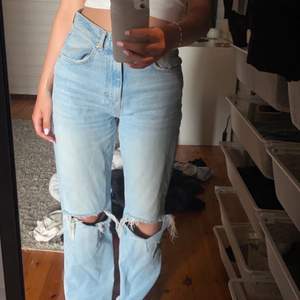 Ljusa jeans från gina tricot, storlek 36<3 