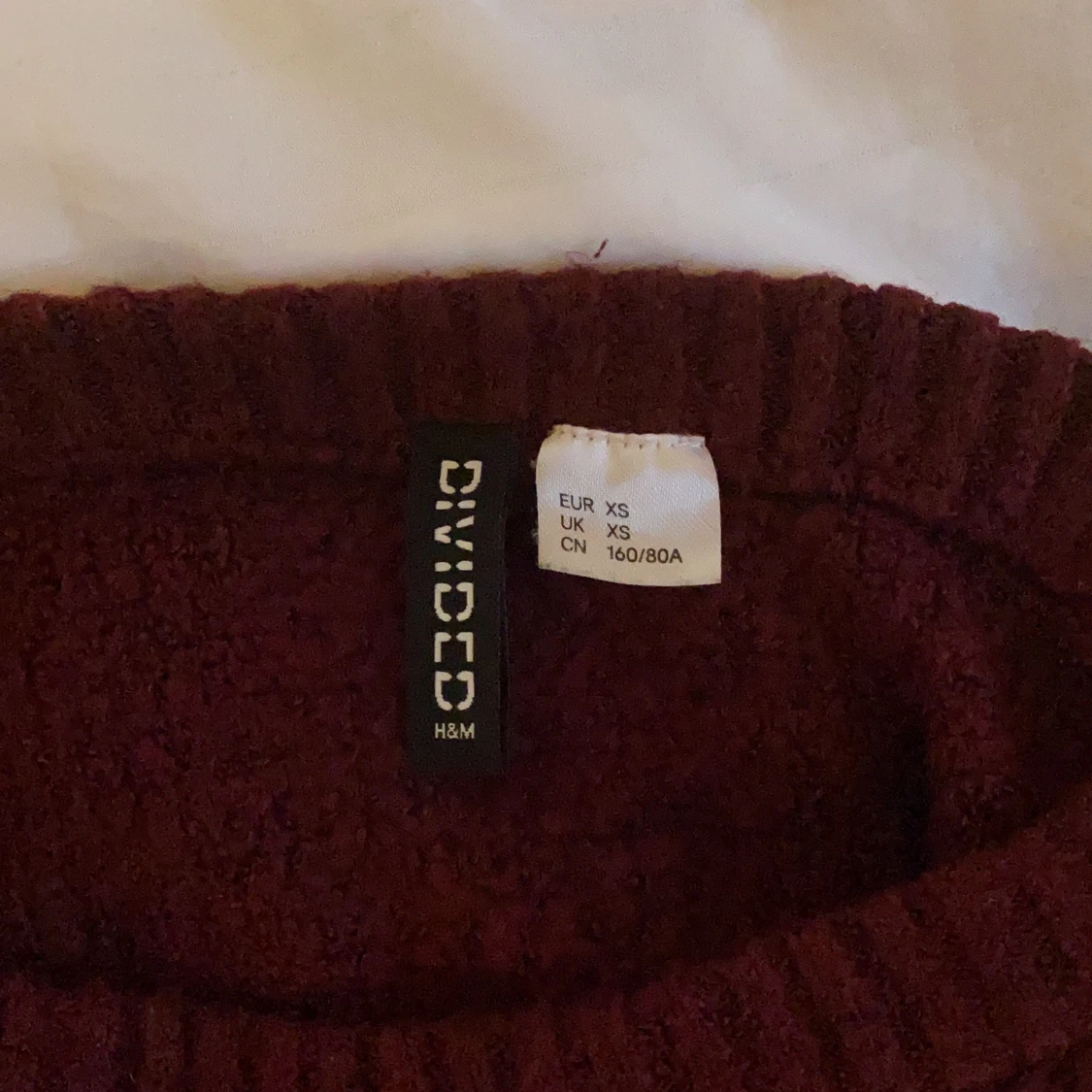 Vinröd ”stickad” tröja - 91
