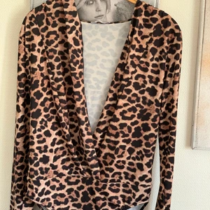 Body  - Helt oanvänd body från Zara säljer pga att jag ej vill ha den!