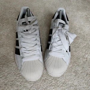 Adidas superstar skor sneakers st 40 - Snygga Adidas superstar skor sneakers stl 40 som nya! 