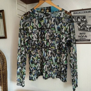 Monki mesh topp  - Supercool meshtröja från Monki i nyskick. Stl L. Stretchig. L 59,5cm. B 50cm.