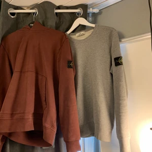 stone island crewneck  - Säljer den grå, storlek s