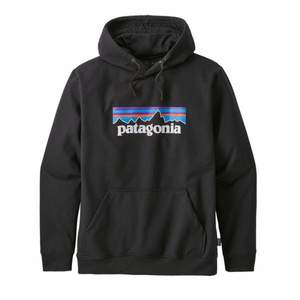 Svart patagonia hoodie köpt på junkyard för 900kr. Cond 7/10 storlek M köpare står för frakt