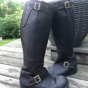 Johnny Bulls bruna strl 38 - Mycket fint skick. Endast använda enstaka gånger.   Nypris mellan 2000-3000 kr 