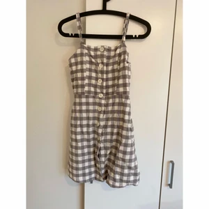 Rutig klänning - Jätte fin sommardröm.