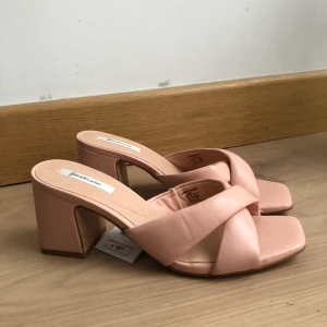 Pink heels sandals - Pink sandal I never wore the tag is still on it