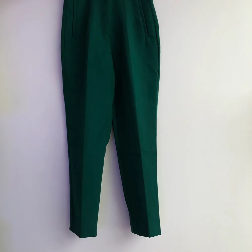Set of 3 cigarette pants : green, grey and black. The green and grey pants are XS and the black is S but very tight. Wore them 1 time each . Jeans & Byxor.
