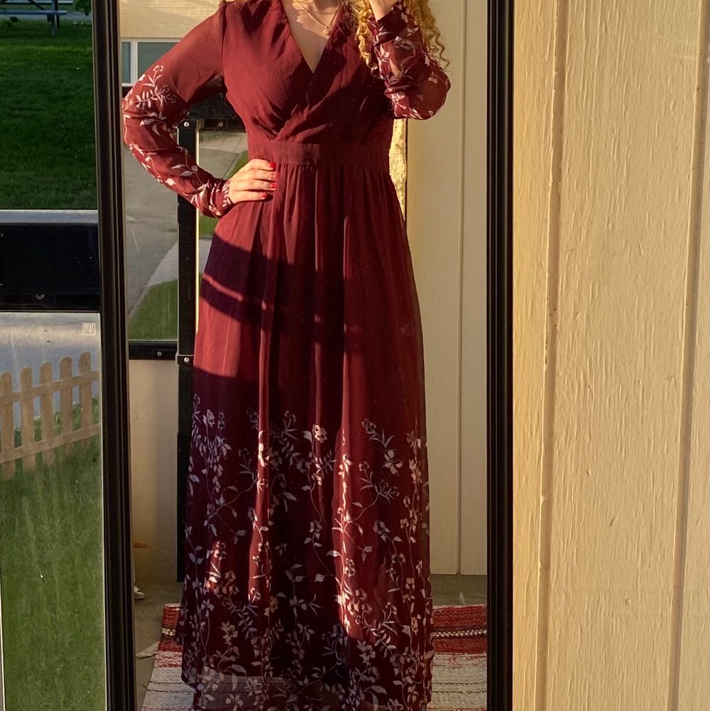 Vinröd klänning - VERO MODA | Plick Second Hand