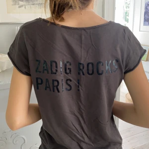 Zadig Voltaire t-shirt  - Cool t-shirt från Zadig & Voltaire, storlek XS men stor så passar även S & M. 