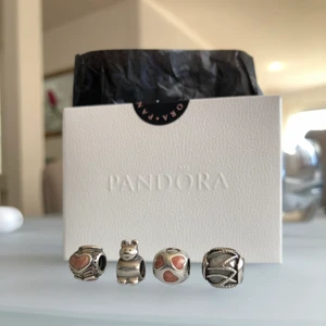 Pandora - Pandora berlocker, 200kr styck. Endast katten finns kvar! 😊