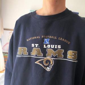Vintage tröja ”Rams” i storlek XXL. Person på bilden är 184 cm, hör av dig om du har några frågor eller vill ha fler bilder/mått på plagget ✌🏼