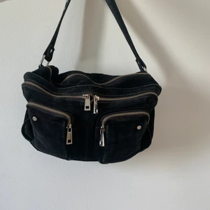 Nunoo bag - Säljer nu min nunoo bag. Använd men i bra skick. Nupris ca 1500kr säljer för 300kr