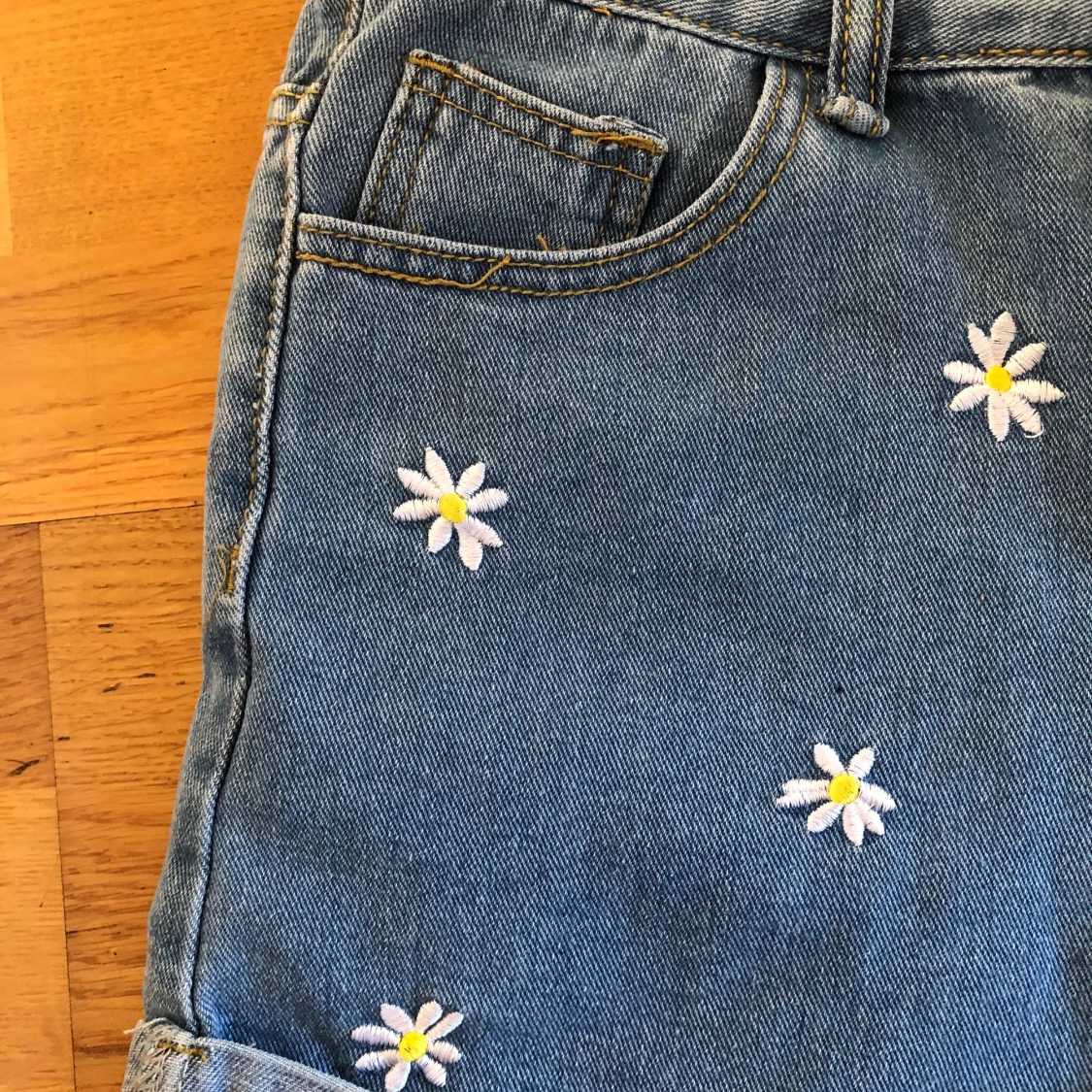 blommiga shorts storlek M - 91