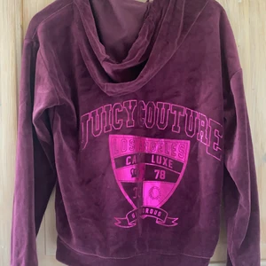 Juice Couture Hoodie velvet  - Lila velvet hoodie äkta Juice Couture, använd fåtal gånger. Strl S men passar även M 