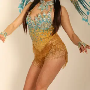 Brasiliensk samba/ salsa / latin belly dance show costym. Passar dem flesta former. Push up bra. 
