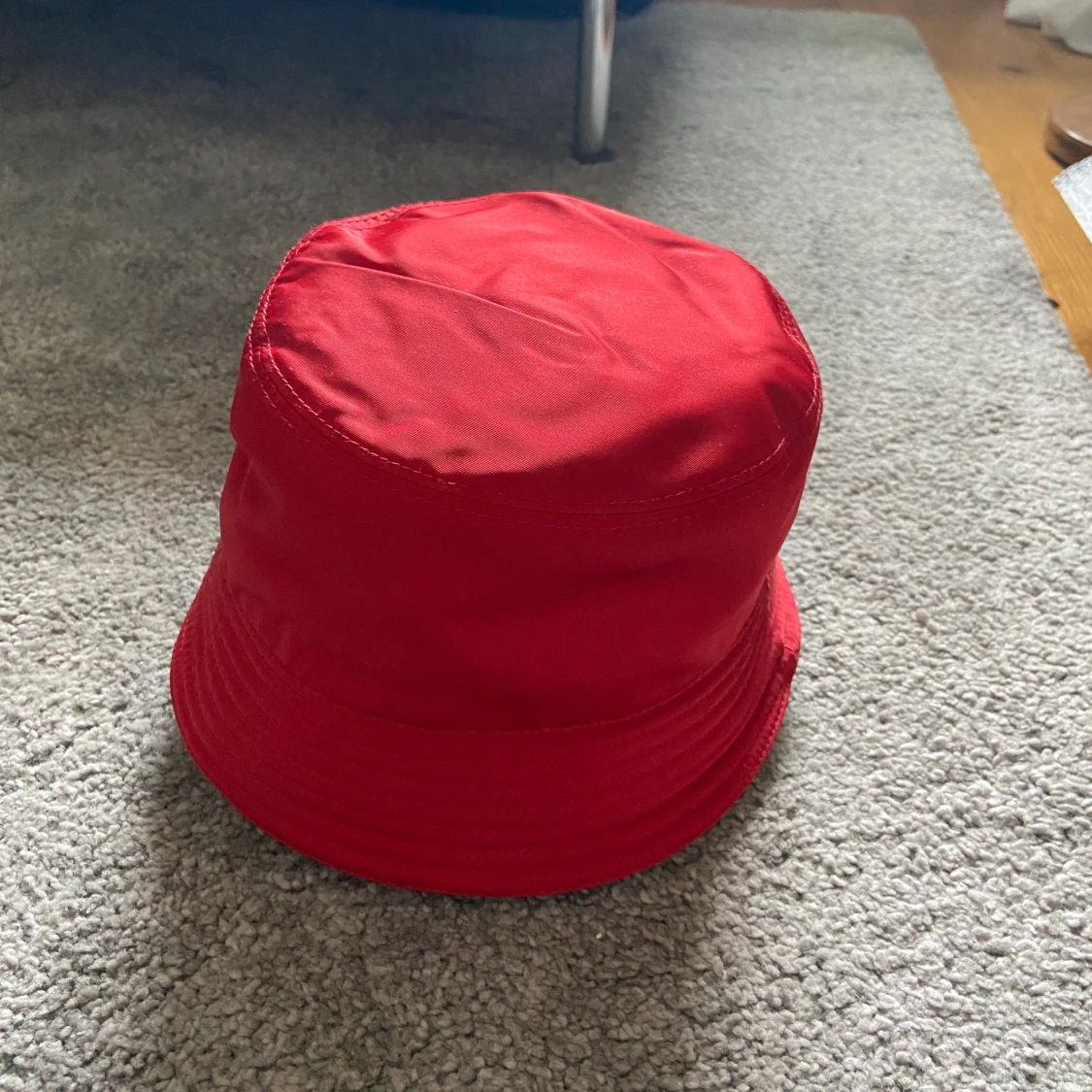Prada bucket hat - 90
