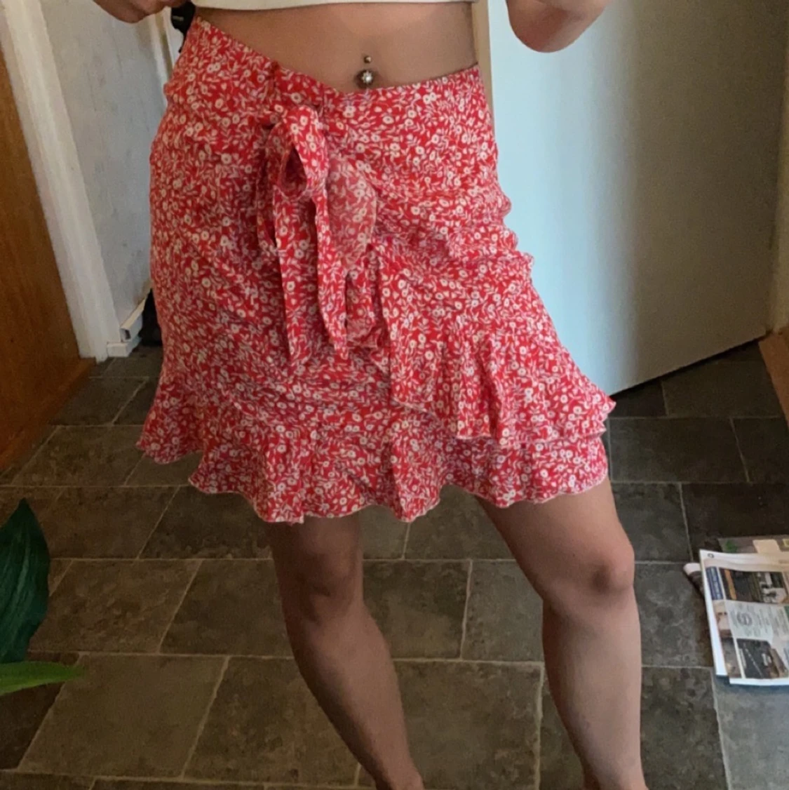 Röd blommig shein kjol  - 90