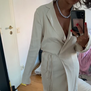 Kavaj-klänning - Aldrig använd, från Zara, prislapp kvar! 