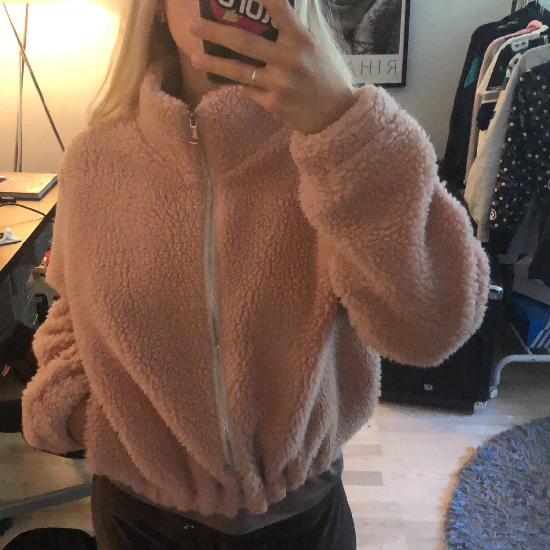 Fluffig rosa jacka - 91
