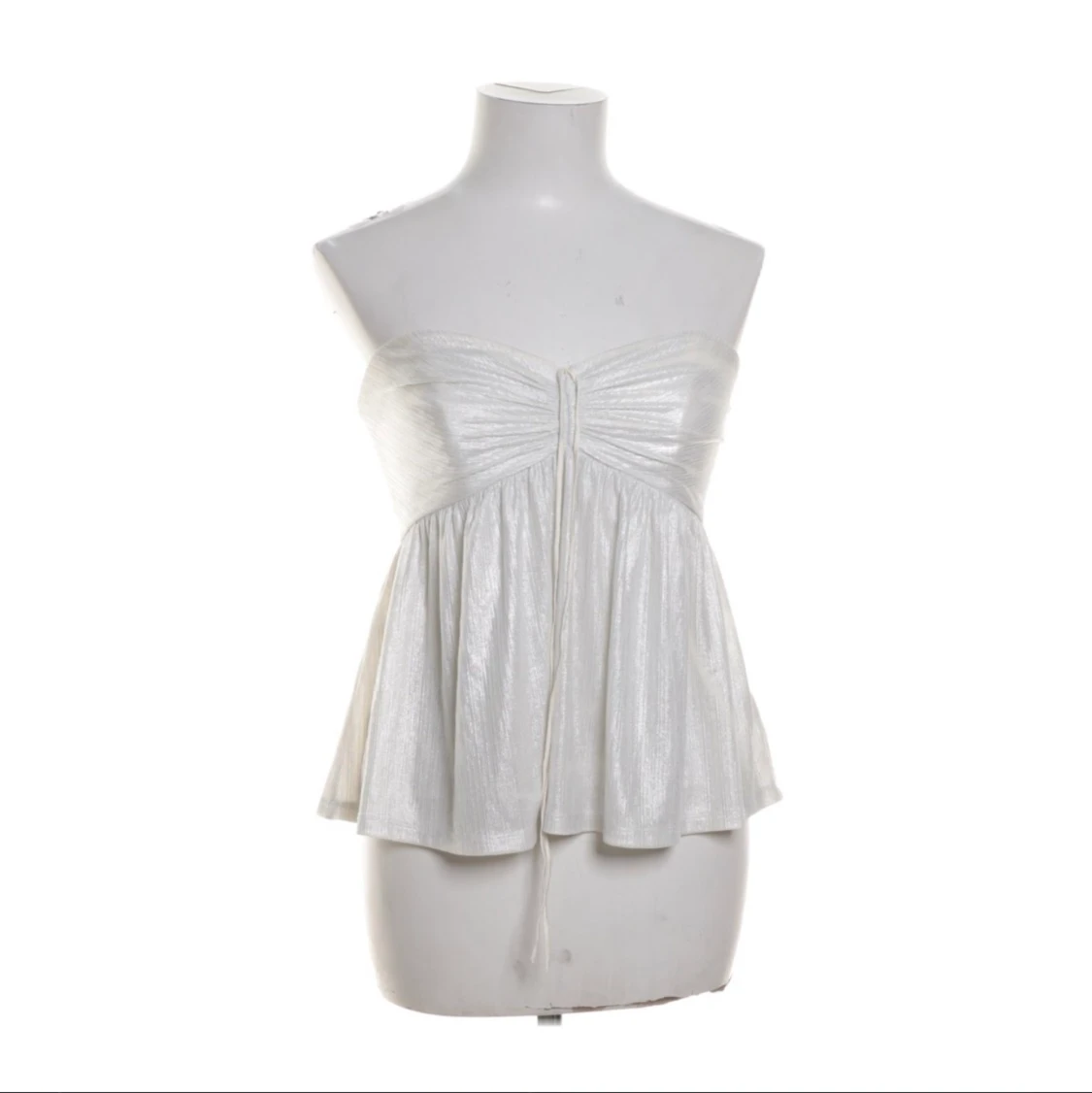 Vit/silvrig halterneck