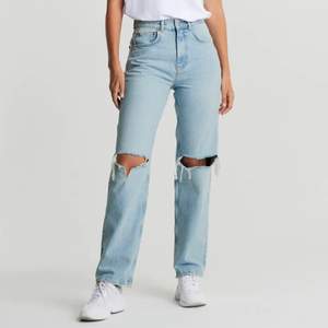 Säljer dessa snygga jeans från Gina då jag redan har ett par likande, skriv för fler bilder. Köpare står för frakt 