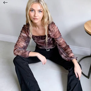 Brun topp från asos  - En superfin topp i brunt!! Kommer dock aldrig till användning. Strl S