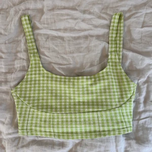 Rutigt linne från Zara - Snyggt linne från Zara! Så fin till våren och sommaren! !!!KOLLA MIN BIO INNAN NI SKRIVER T MIG!!!