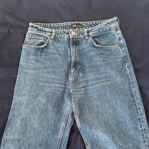 Zara jeans  - Populära zara jeans i storlek 40. Säljer då de inte passar mig längre
