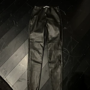 Skinnbyxor NAKD - NA-KD skinnleggings