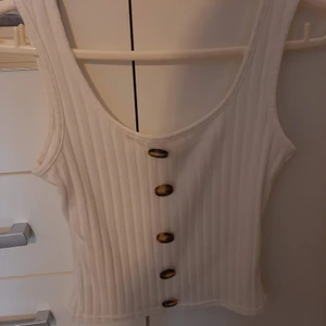 Linne - Den här linnet är aldrig använd och inget fel på det. 