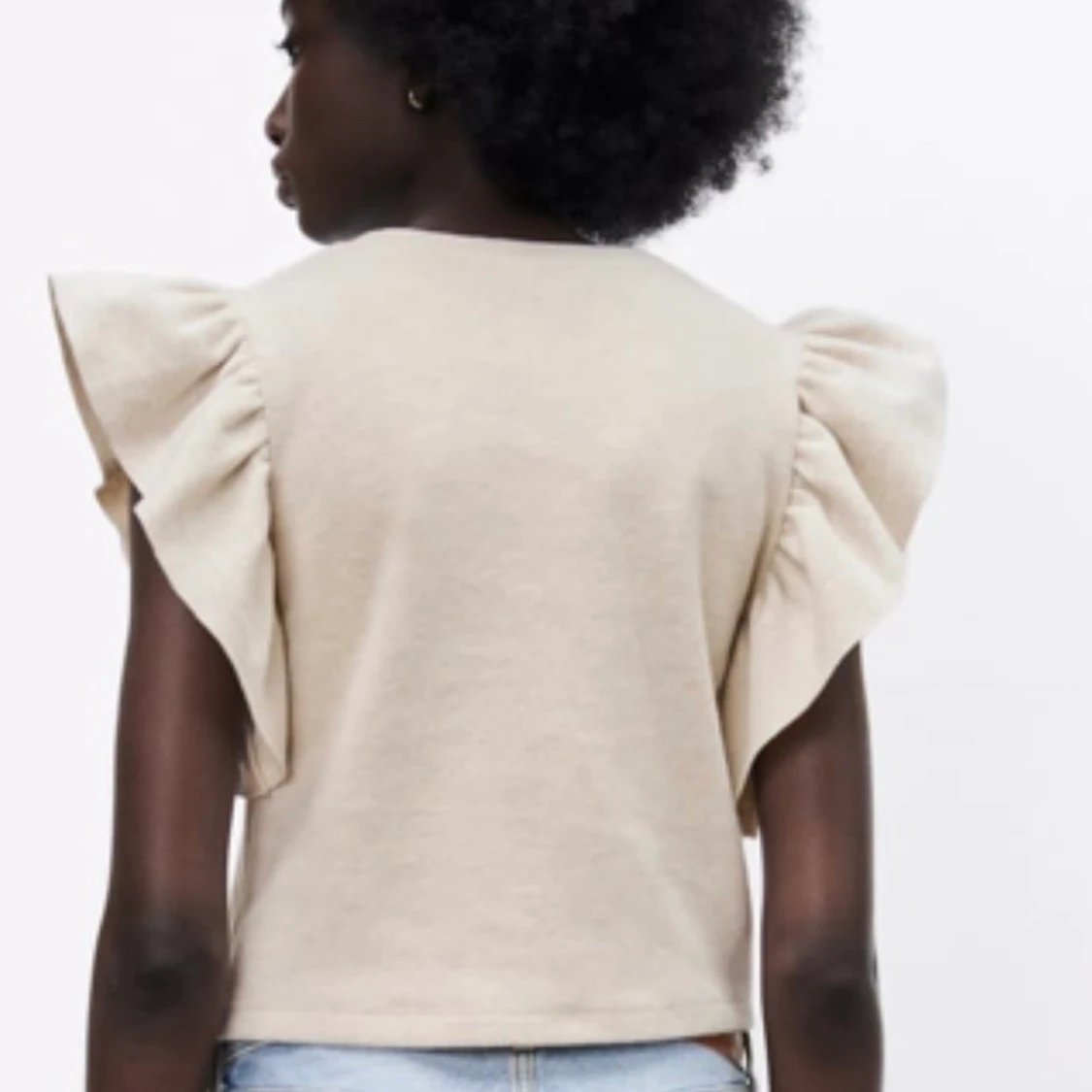 Helt ny topp med volanger frå Zara stl S - 91