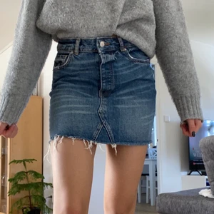 Kjol - Jeanskjol från Gina i storlek 34