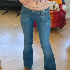 Wrangler jeans - Low waist wrangler jeans i bra skick, W28 L32, pris kan diskuteras 