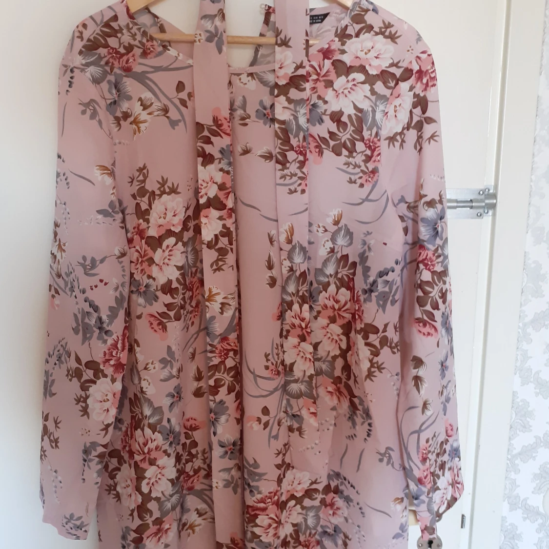 Rosa blommig tunika - 91