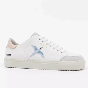 Axel ariagto skor  - Axel ariagto skor, storlek 36 ordpris:2200 använda men i bra skick. Pris kan diskuteras <3