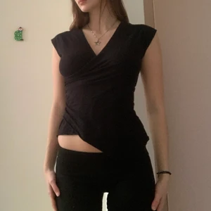 Snygg asymmetrisk topp! - Skriv om du har några frågor!❤️