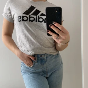 T-shirt - Superfin t-shirt från Adidas!💞 Storlek M i ”barnstorlek” men sitter som en vanlig XS!💞