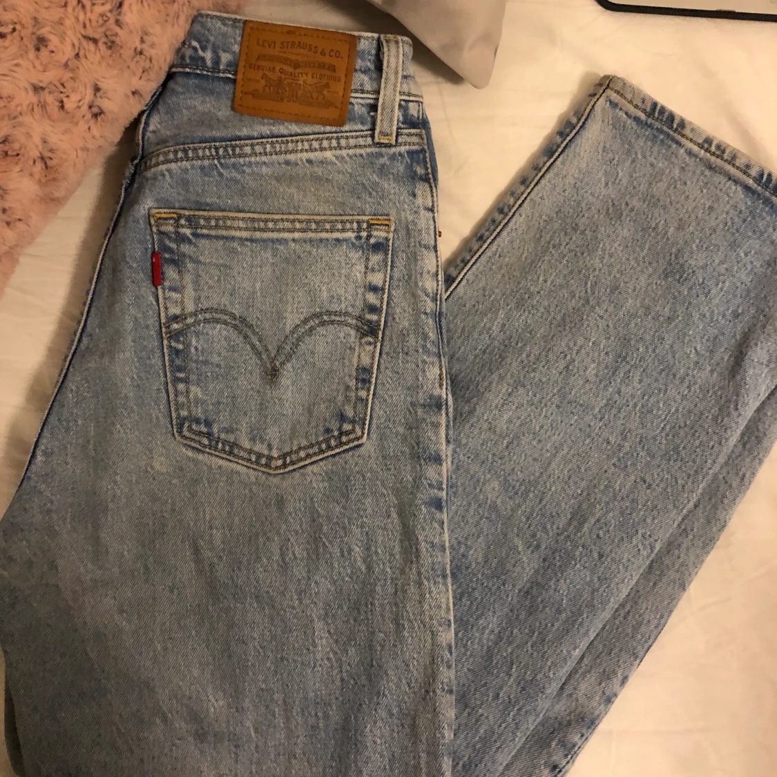 Snygga Levis jeans - 90