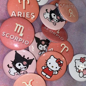 Zodiak och hello Kitty  - På grund av hög efterfrågan så har jag bestämt mig att sälja dessa. 10kr / styck + frakt 🌸 finns flera olika pins på mina andra inlägg! Alternativt att man köper ett plagg och får en gratis 🌸