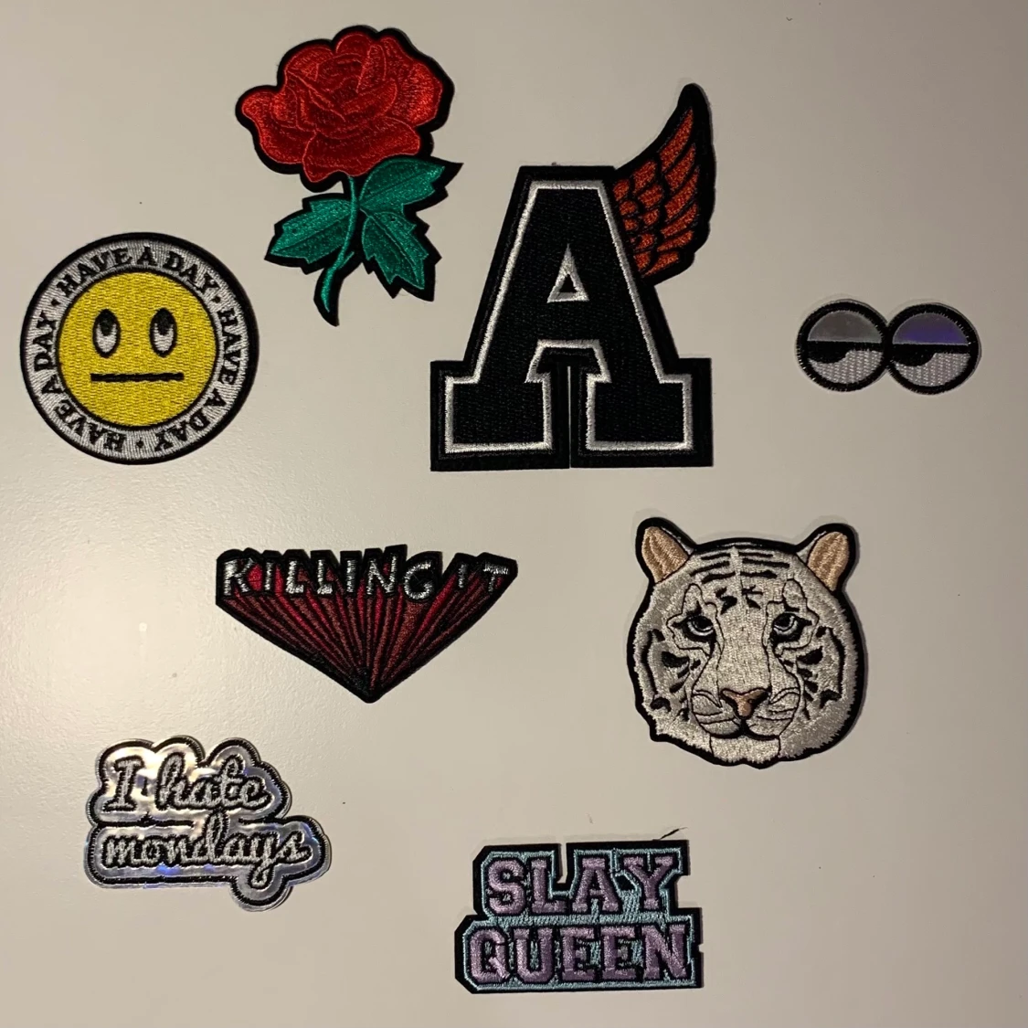 Stryk-på märken för cool touch på kläder. 