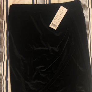 Ny kjol gina tricot - Ny gina tricot kjol storlek S