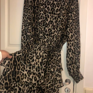 Klänning gina tricot - Storlek 36 nyskick