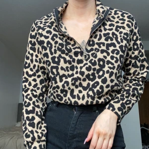 Cropped zip top - Croppad tröja som är jätteskön