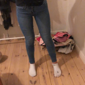 Levis jeans - Levis jeans i modellen 710 super skinny i fint skick