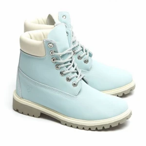 Blåa gulliga vinter skor stl 38 😍 - Köpte utomlands och är för stora till mig 😭 änvänt flera ggr 