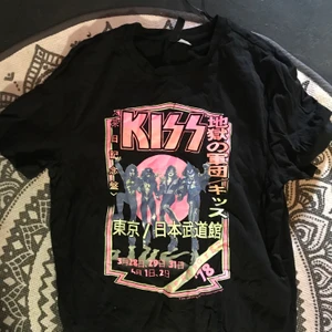 Kiss tröja! - Använd 1 gång:)