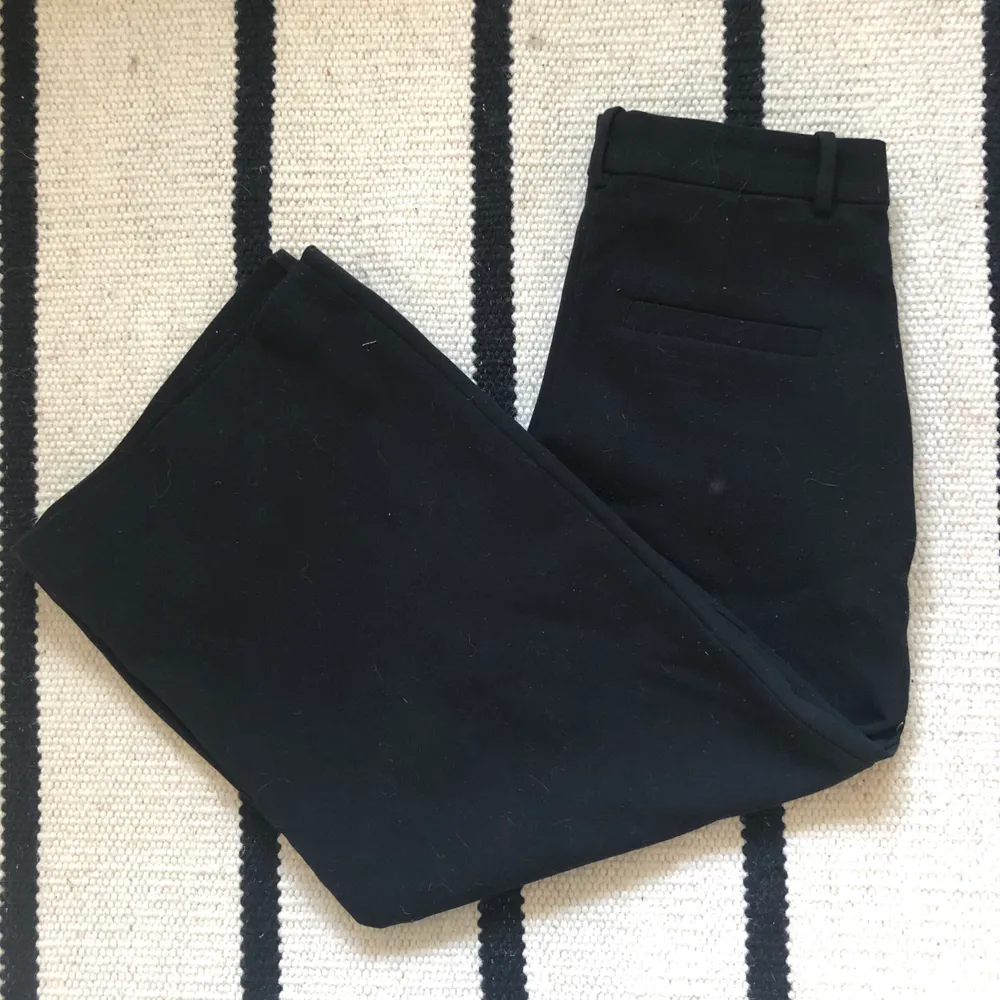 Svarta kostymbyxor från Monki. Strl 36. Kan mötas upp i Uppsala, annars står du för frakt! ☀️✌️. Jeans & Byxor.